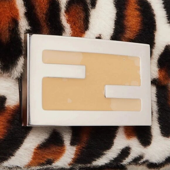 Fendi White/Brown/Black Leopard Print Calf Hair Baguette Crossbody Phone Bag ... - Picture 5 of 10